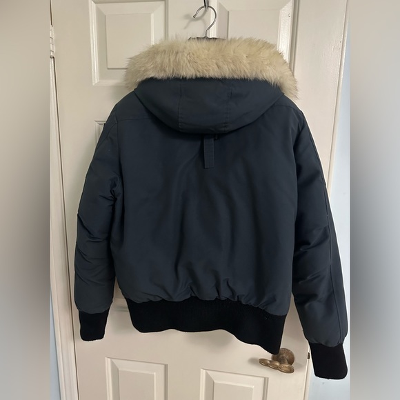 Authentic Moose knuckle women’s winter jacket - Picture 3 of 4